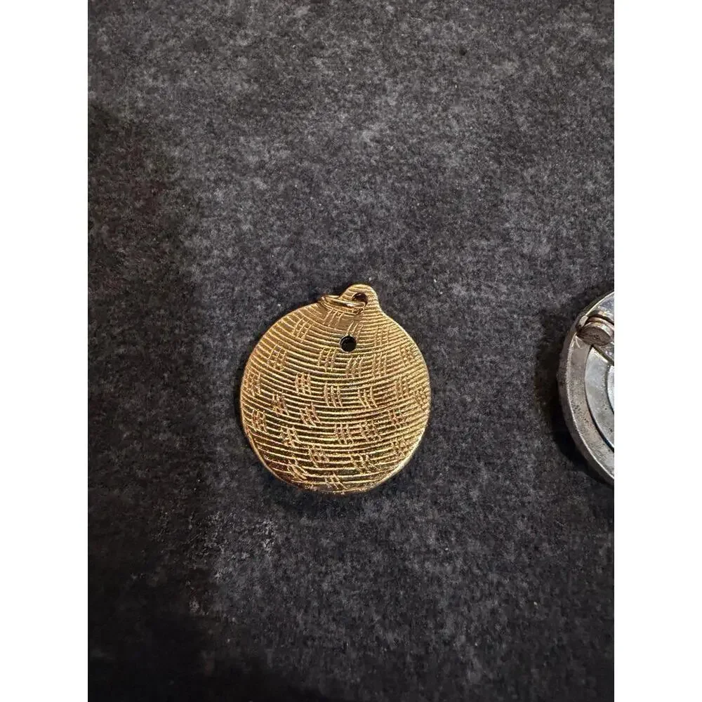 Art deco pin/pendant and gold tone pendant - Picture 4 of 4